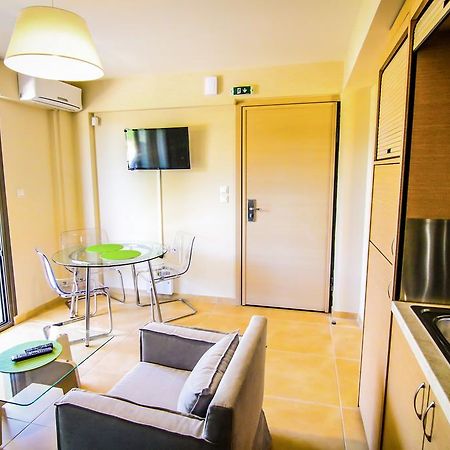 Ofrynio Deluxe Apartments Ofrínion エクステリア 写真
