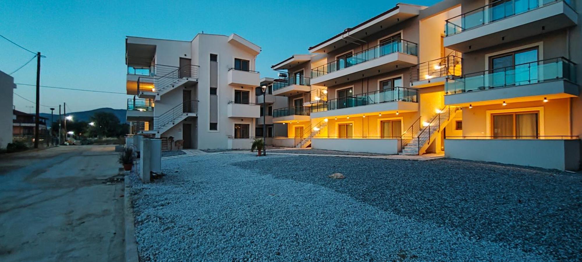 Ofrynio Deluxe Apartments Ofrínion エクステリア 写真