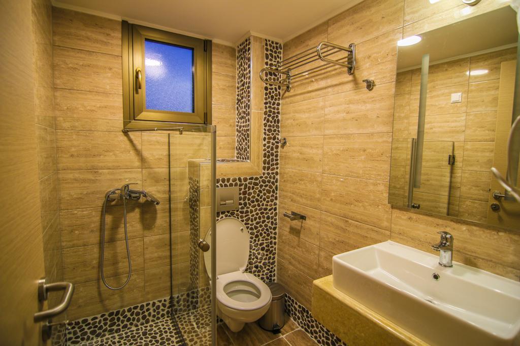 Ofrynio Deluxe Apartments Ofrínion エクステリア 写真