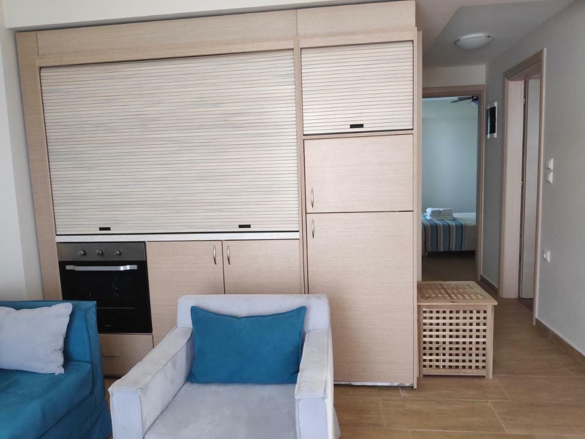 Ofrynio Deluxe Apartments Ofrínion エクステリア 写真