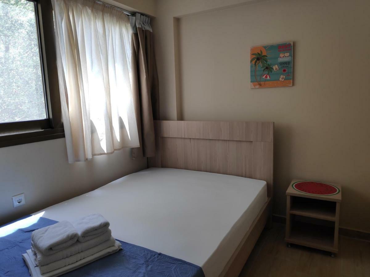 Ofrynio Deluxe Apartments Ofrínion エクステリア 写真