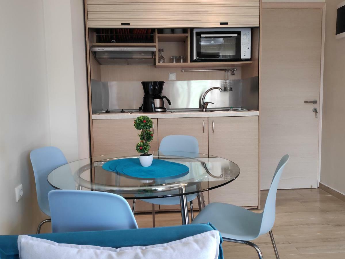 Ofrynio Deluxe Apartments Ofrínion エクステリア 写真